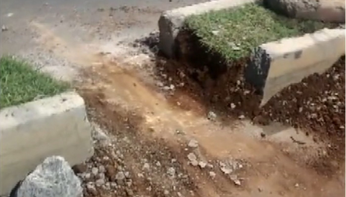 Motociclista destrói meio-fio com marreta para fazer atalho na avenida de Sumaré