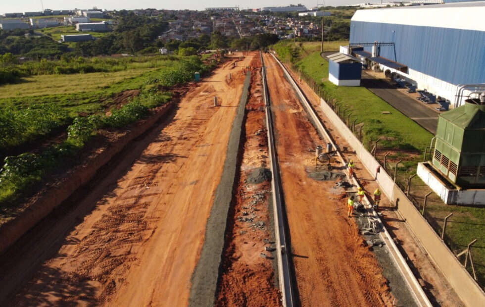 Hortolândia avança na construção de guias para nova via que conectará avenida Panaíno ao Jardim Nova Europa