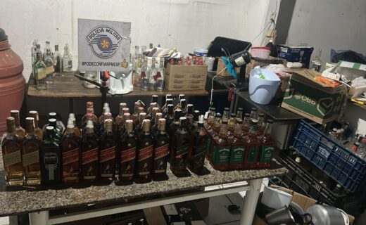 Operação policial desvenda fábrica clandestina de bebidas falsas em Sumaré
