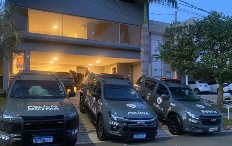 Gravação revela encontro suspeito entre delegado e empresário acusado de mandar matar promotor